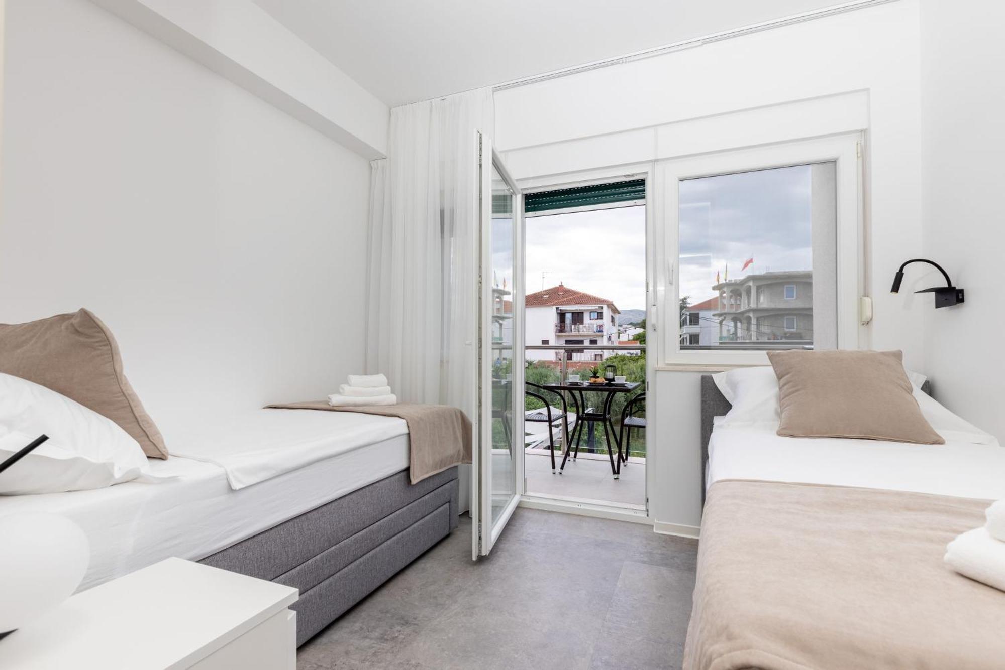 Apartments Ocrux Trogir Exterior photo